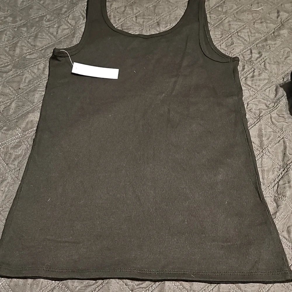 Nwt Black Sleeveless Women's Top - Picture 3 of 3